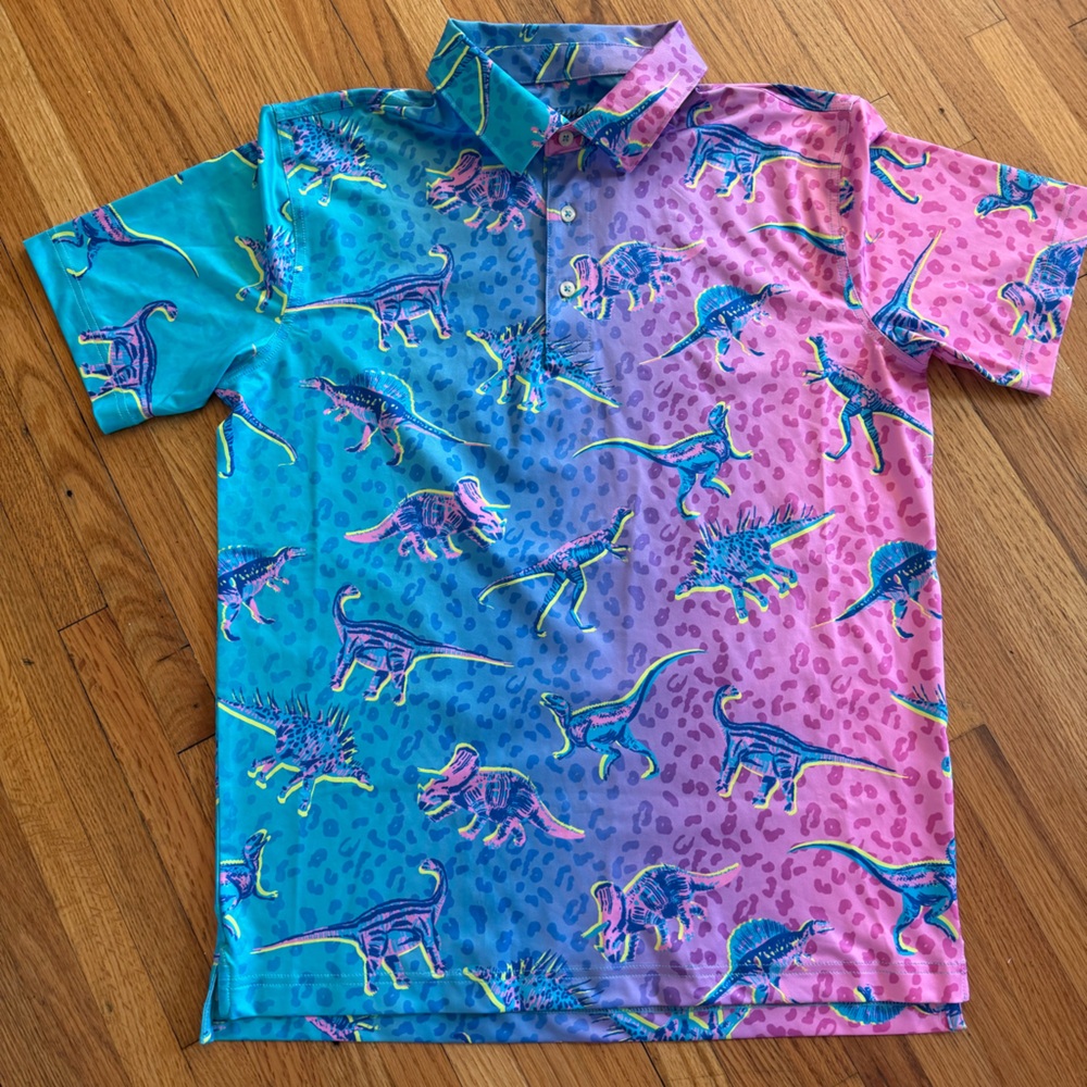 Chubbies The Dino Delight Men’s Performance Polo Shirt Size Small Blue Pink EUC